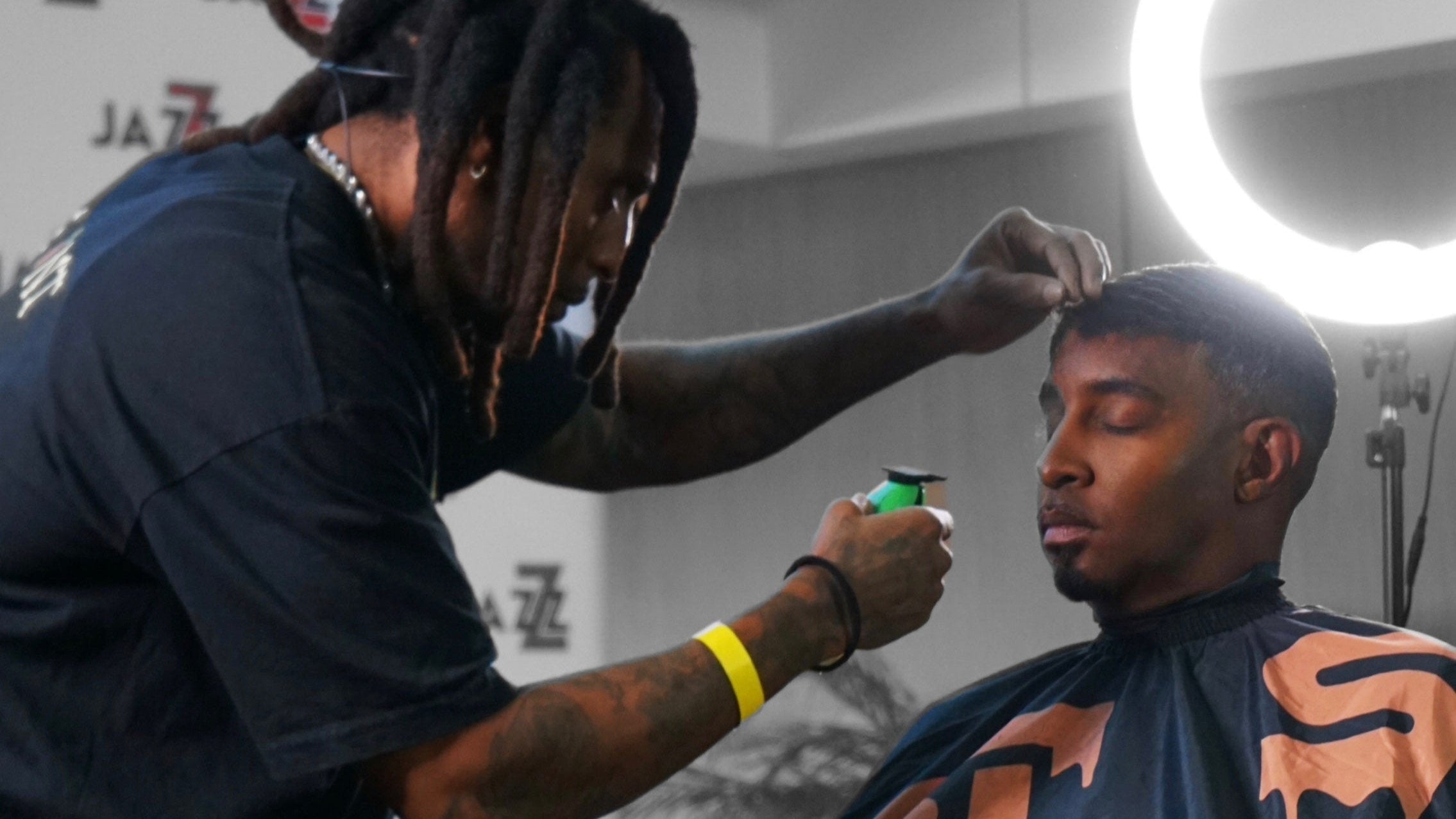 Premium Barber Cape